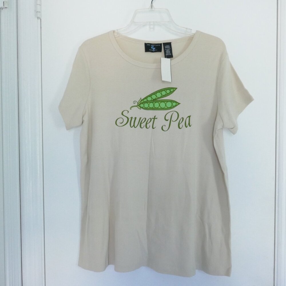 NEW New Additions Sweet Pea cream maternity t-shirt with graphic on front size L